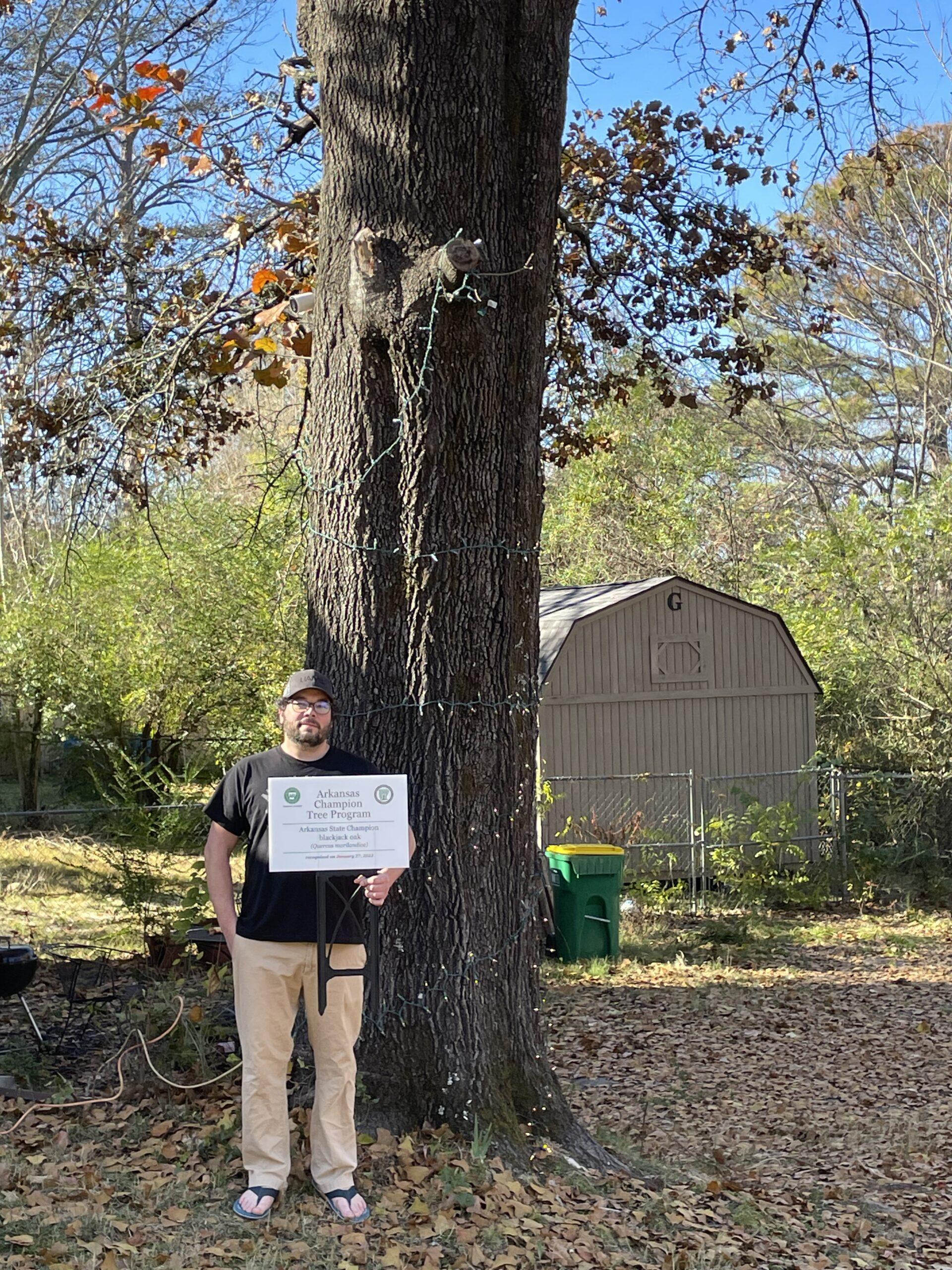 Blackjack oak Champion tree owner with his sign - Joe Schaffner